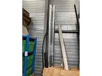 Draagarmstelling met inhoud - afbeelding 6 van  16