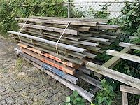Draagarmstelling met inhoud - afbeelding 4 van  4