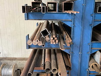 Draagarmstelling met inhoud - afbeelding 7 van  10