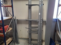 Draagarmstelling, overtoom - afbeelding 1 van  5