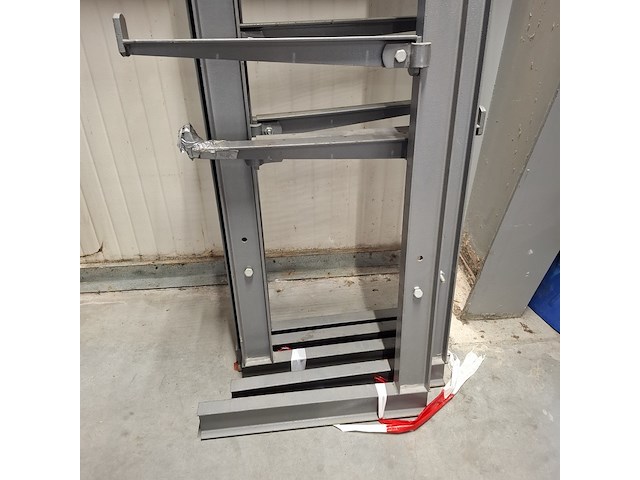 Draagarmstelling, overtoom - afbeelding 2 van  5