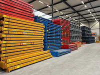 Draagarmstellingen, palletstelling, stalen roostervloeren, en magazijninrichting
