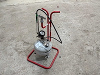 Draagbare bandenpomp 12l - afbeelding 1 van  3