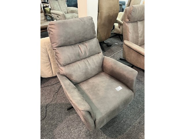 Draai fauteuil elektrisch oscar, microvezel taupe - afbeelding 1 van  6