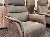 Draai fauteuil elektrisch oscar, microvezel taupe - afbeelding 2 van  6