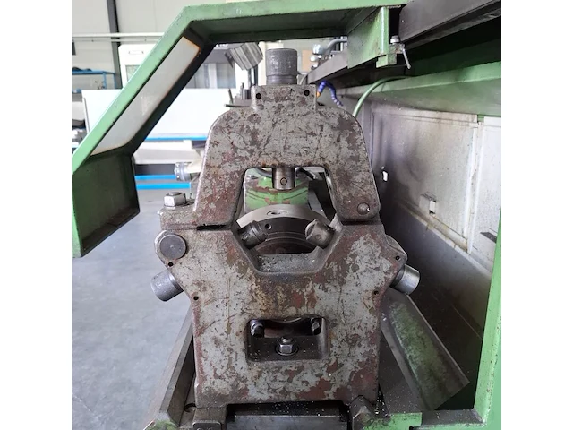 Draaibank met divers toebehoren, tos trencin, sui 50 - afbeelding 2 van  29