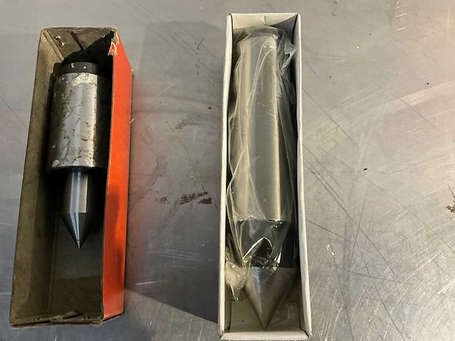 Draaibankmachines (2x) met vaste centra - afbeelding 2 van  4