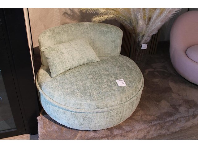 Draaibare design fauteuil goossens licht groen. diameter 95 cm. - afbeelding 1 van  3
