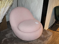 Draaibare design fauteuil sofacompany babette roze. diameter 95 cm - afbeelding 1 van  4