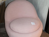 Draaibare design fauteuil sofacompany babette roze. diameter 95 cm - afbeelding 3 van  4
