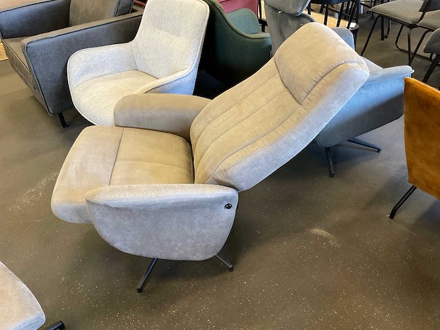 Draaibare fauteuil met voetsteun - afbeelding 6 van  8