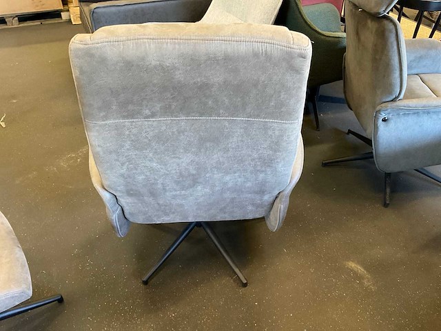 Draaibare fauteuil met voetsteun - afbeelding 7 van  8