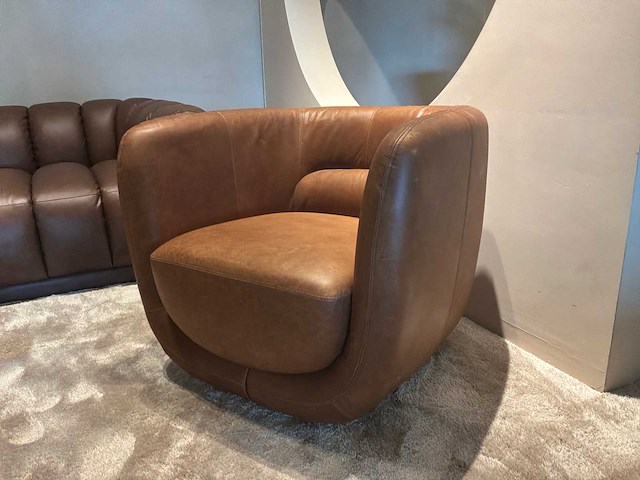Draaibare leren fauteuil - afbeelding 2 van  9
