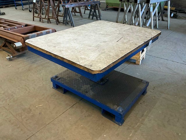 Draaibare werkbank - afbeelding 1 van  1