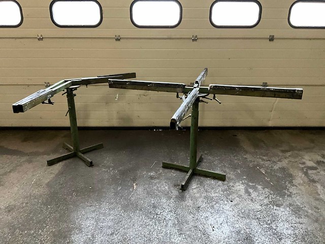 Draaibare werktafel - hoogte / lengte armen verstelbaar (2x) - afbeelding 1 van  4