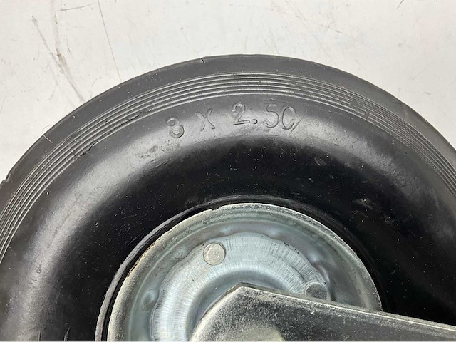 Draaibare wielen 8 x 2,50 mm (x8) - afbeelding 4 van  4
