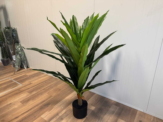 Dracaena tree kunstplant (140cm hoog) - afbeelding 2 van  5