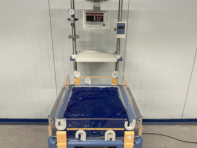 Dräger - 8010 - babyverwarmer - afbeelding 4 van  5
