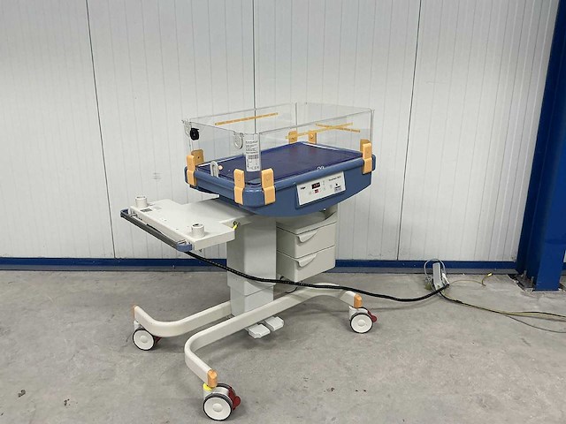 Dräger - babytherm 8000 - babyverwarmer - afbeelding 1 van  4