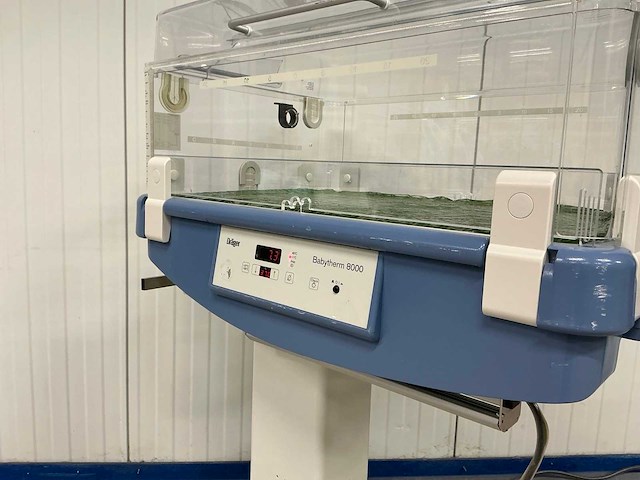 Dräger - babytherm 8000 wb - babywarmer - afbeelding 3 van  5