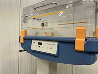 Dräger - babytherm 8000 wb - babywarmer - afbeelding 3 van  5