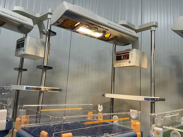 Dräger - babytherm 8010 - babywarmer - afbeelding 3 van  5