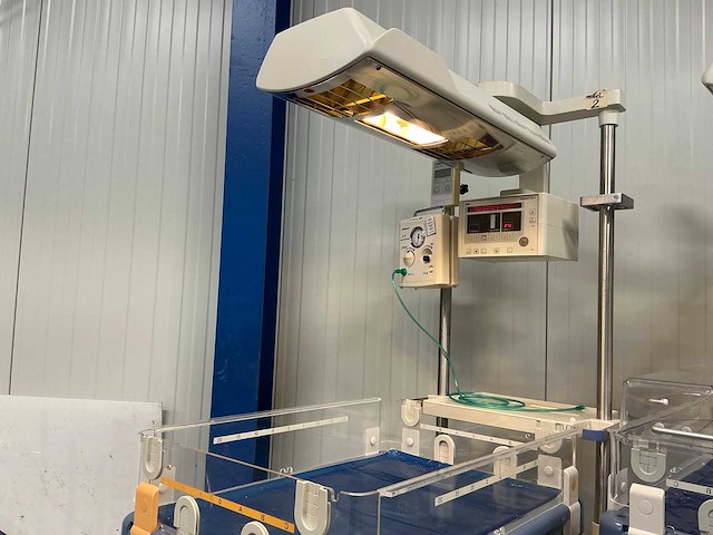 Dräger - babytherm 8010 - various medical equipment (4x) - afbeelding 5 van  5