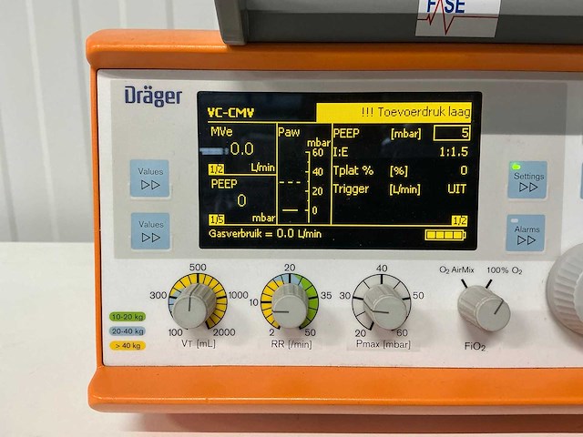 Dräger - oxylog 2000 plus - beademingsapparatuur - afbeelding 2 van  4