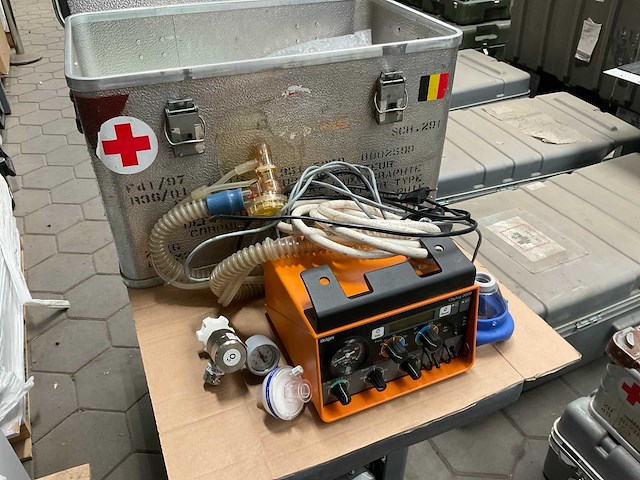 Dräger oxylog 2000 beademings apparat - afbeelding 1 van  10