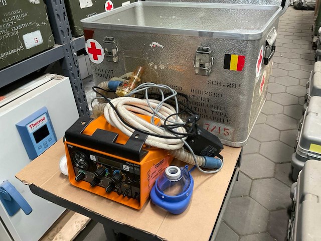 Dräger oxylog 2000 beademings apparat - afbeelding 3 van  10