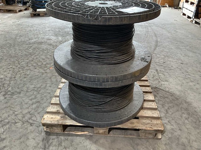 Draka-kabel op spoel draad, kabels en snoeren - afbeelding 4 van  5