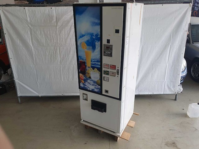 Drankautomaat - cola - verkoopautomaat - afbeelding 1 van  5