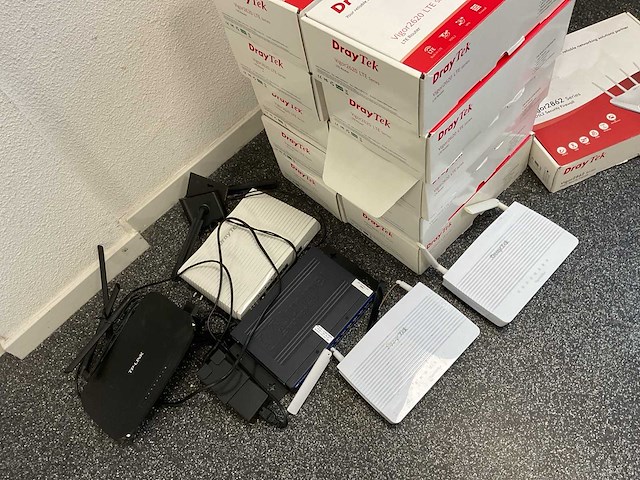 Draytek vigor2620 lte series routers - afbeelding 3 van  3