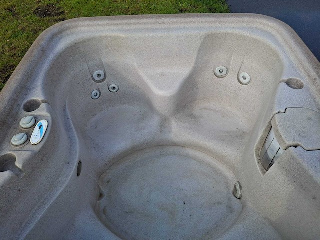 Dreammaker 4 persoons jacuzzi en buitenspa - afbeelding 27 van  29