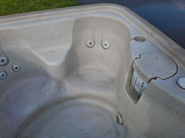 Dreammaker 4 persoons jacuzzi en buitenspa - afbeelding 7 van  7