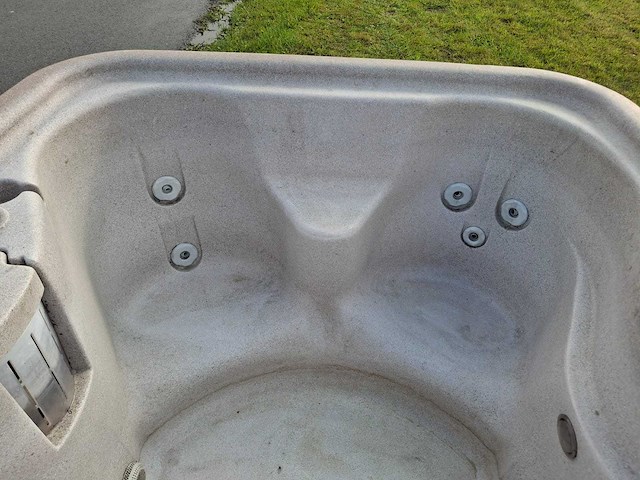 Dreammaker 4 persoons jacuzzi en buitenspa - afbeelding 13 van  28