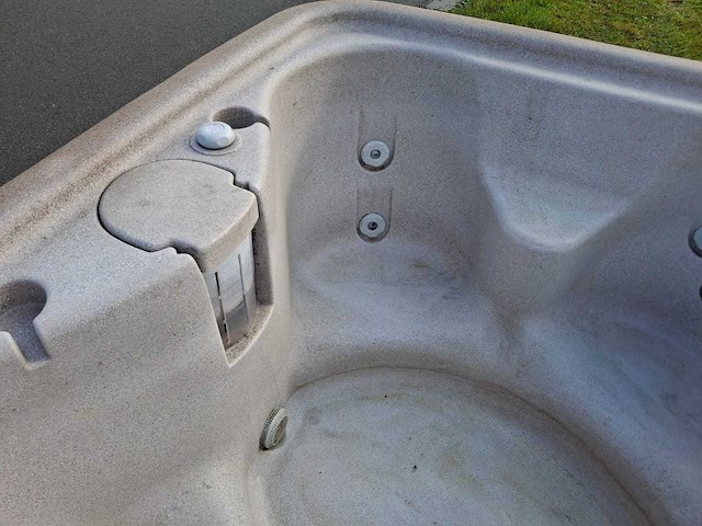 Dreammaker 4 persoons jacuzzi en buitenspa - afbeelding 9 van  29