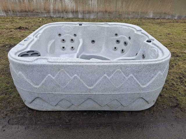 Dreammaker 5 persoons jacuzzi en buitenspa - afbeelding 13 van  25