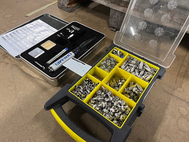 Dremel multifunctionele soldeerbout met connectoren - afbeelding 1 van  5