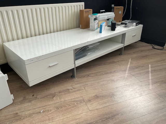 Dressoir en openvakken kast - afbeelding 1 van  2