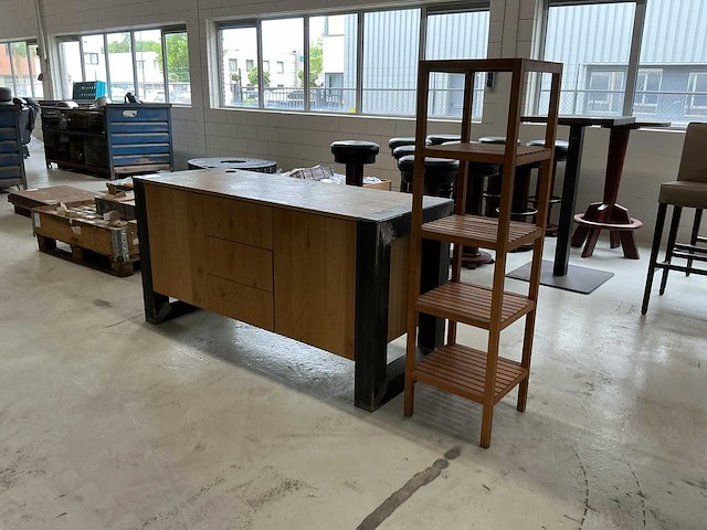 Dressoir en rekje - afbeelding 1 van  7