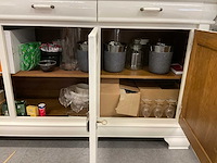 Dressoir met inhoud - afbeelding 2 van  19