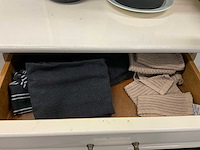 Dressoir met inhoud - afbeelding 4 van  19