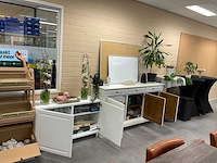 Dressoir met inhoud - afbeelding 14 van  19
