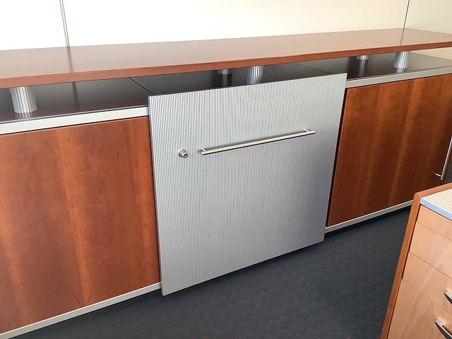 Dressoir met schuifdeuren - afbeelding 4 van  5