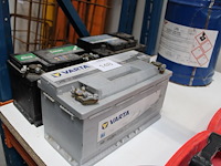 Drie accu's w.o. varta. - afbeelding 1 van  2