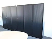 Drie archiekasten met twee roldeuren. afmeting 120 x 45 cm. hoogte 197 cm - afbeelding 2 van  3