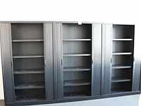 Drie archiekasten met twee roldeuren. afmeting 120 x 45 cm. hoogte 197 cm - afbeelding 3 van  3
