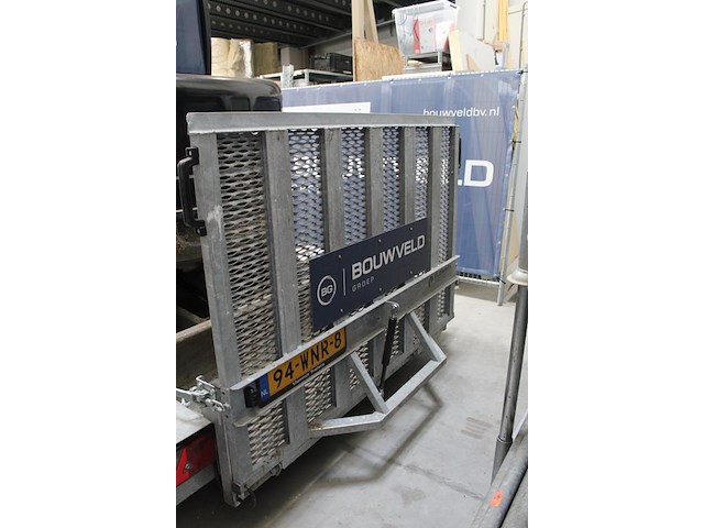 Drie-assige aanhangwagen vlemmix vmt met kenteken 94-wnr-8 . datum eerste toelating 25-02-2025. lengte 582 ... onderdeel van combinatiekavel combinatiekavel van rupsgraafmachine en aanhanger. kavels b001 en b002 - afbeelding 5 van  8