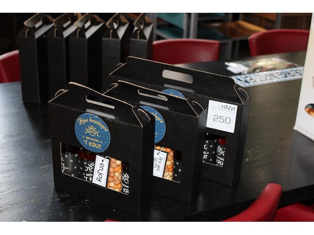 Drie bierpakketten t krut. - afbeelding 1 van  2